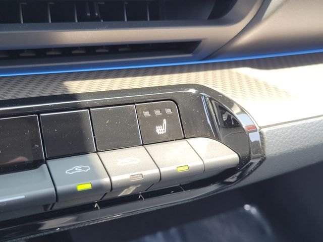 2026 Toyota Prius XLE - Photo 12