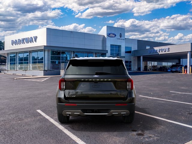 New 2027 Black Ford Active image 7
