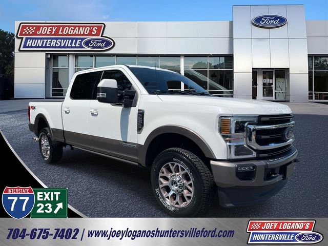Star White Metallic Tri-Coat 2022 Ford F-250 Super Duty King Ranch Crew Cab 4WD Pickup Truck Four-Wheel Drive Automatic