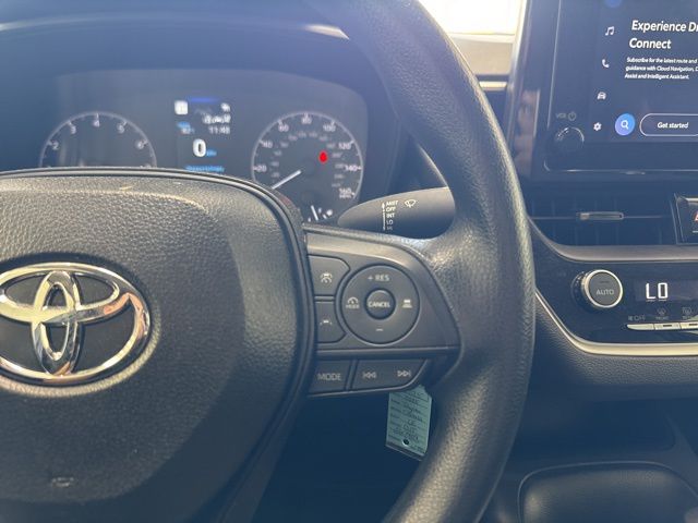 2025 Toyota Corolla LE - Photo 14