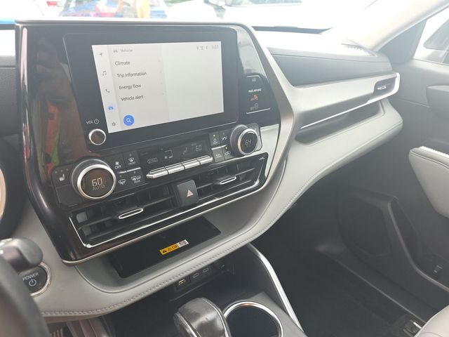 Used 2024 Toyota Highlander Hybrid SUV
