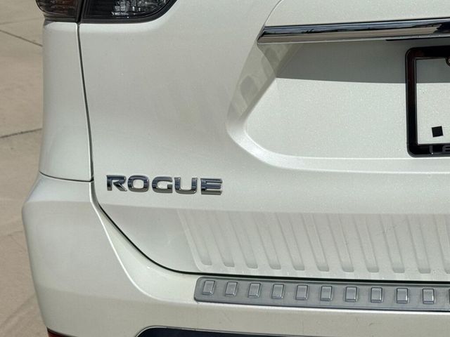 Thumbnail: 2017 Nissan Rogue - 11