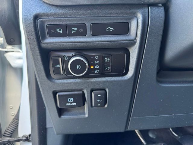 Used 2023 White Ford Platinum image 22
