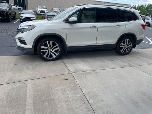 2017 Honda Pilot 2WD Touring's photo