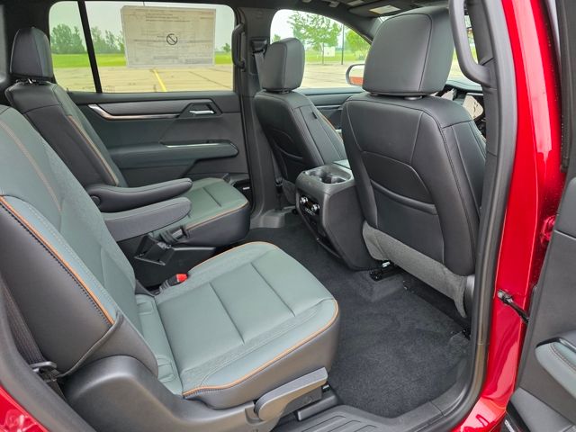 2025 GMC Acadia AWD AT4