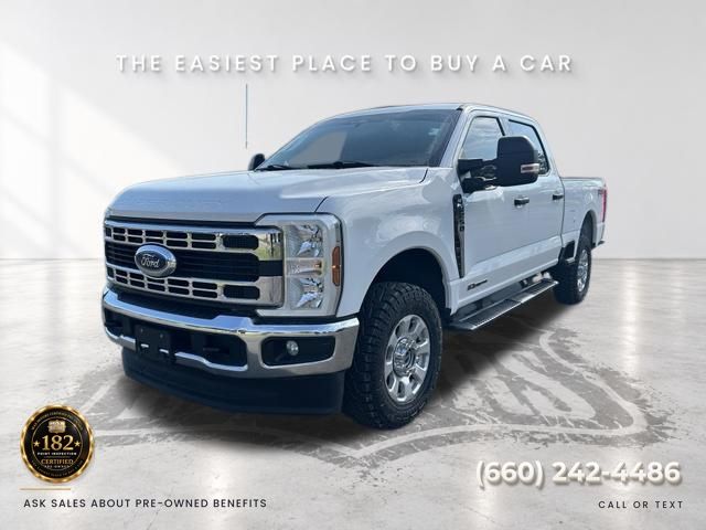 Oxford White 2024 Ford F-250 Super Duty Pickup Truck Four-Wheel Drive Automatic