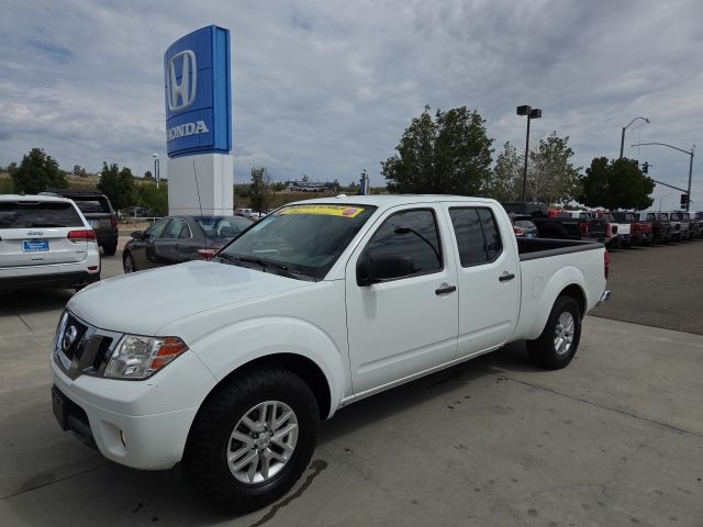 Glacier White 2017 Nissan Frontier Pickup Truck 4X2 5-Speed Automatic Overdrive