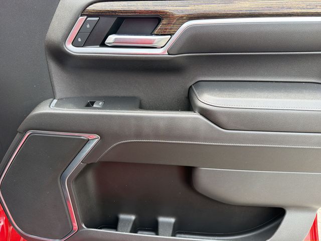 Used 2022 Red GMC Elevation image 32