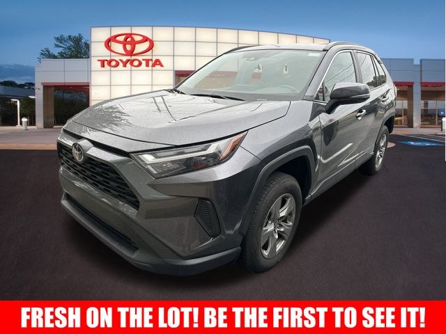 2024 Toyota RAV4 XLE 3