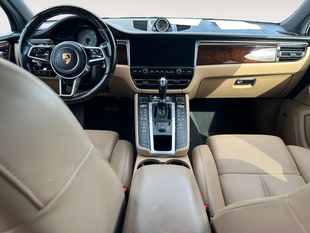 Used 2019  Porsche S image 10