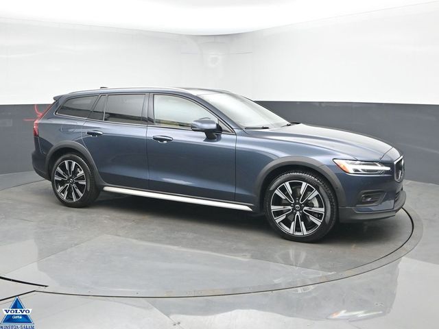 Denim Blue Metallic 2025 Volvo V60 Cross Country B5 Ultra AWD Wagon All-Wheel Drive Automatic