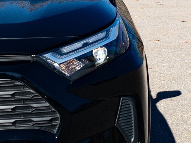 2024 Toyota RAV4 Hybrid XLE 12