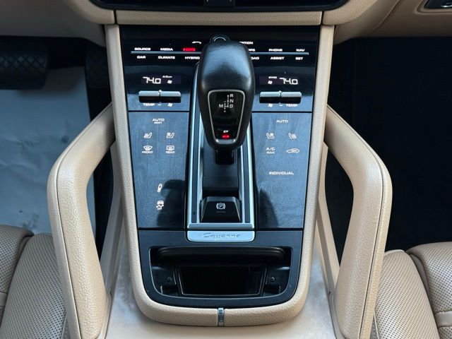 2019 Porsche Cayenne E-Hybrid