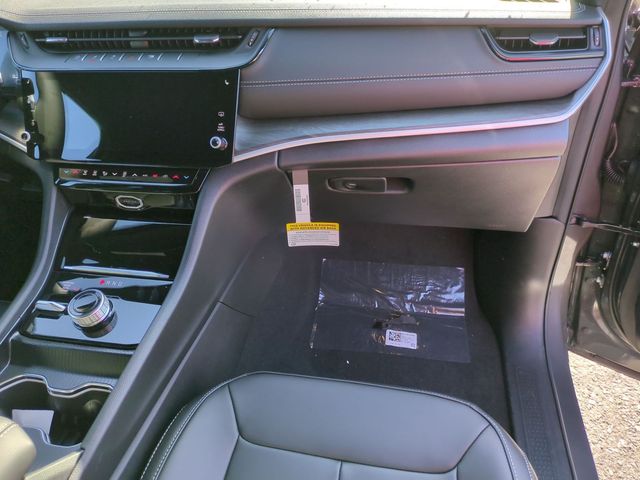 new 2026 Jeep Grand Cherokee car, priced at $44,086