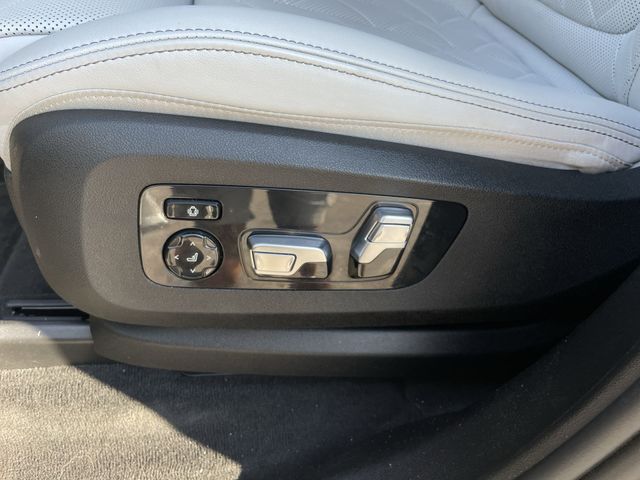 Used 2024 Gray BMW M60i image 12