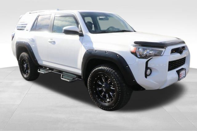 2016 Toyota 4Runner SR5 19