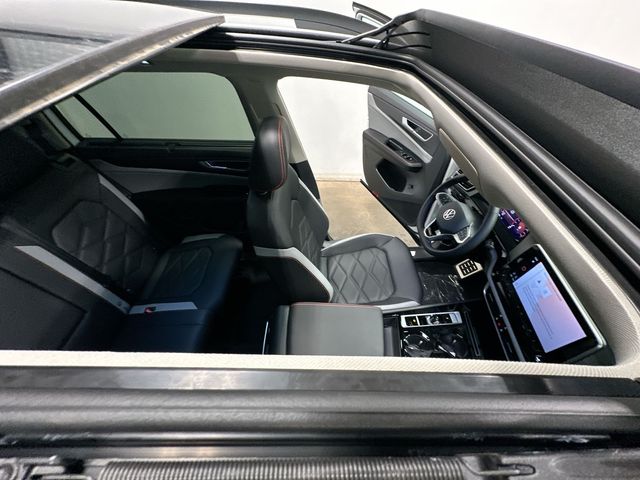 2026 Volkswagen Atlas 2.0T Peak Edition White/off-white at Luther Ford