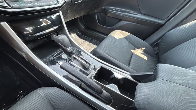 Used 2016  Honda LX image 14