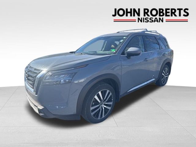 2023 Nissan Pathfinder Platinum 3