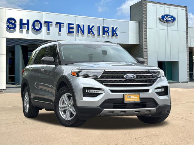 2022 Ford Explorer XLT RWD's photo
