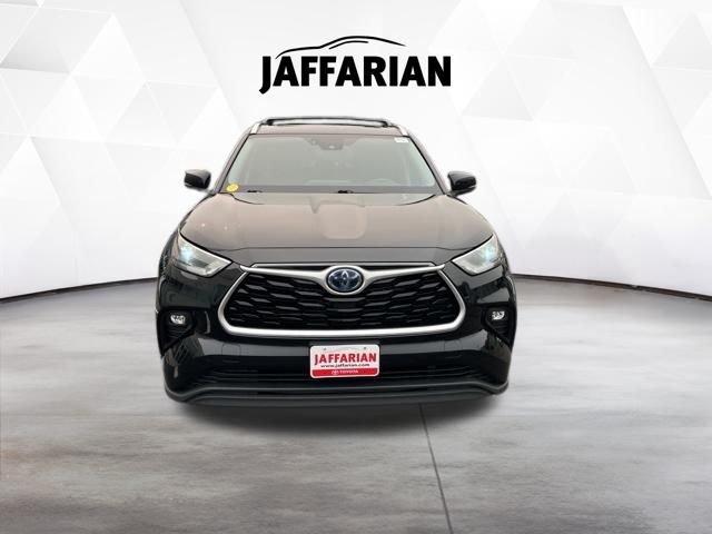 Used 2021 Toyota Highlander Hybrid SUV