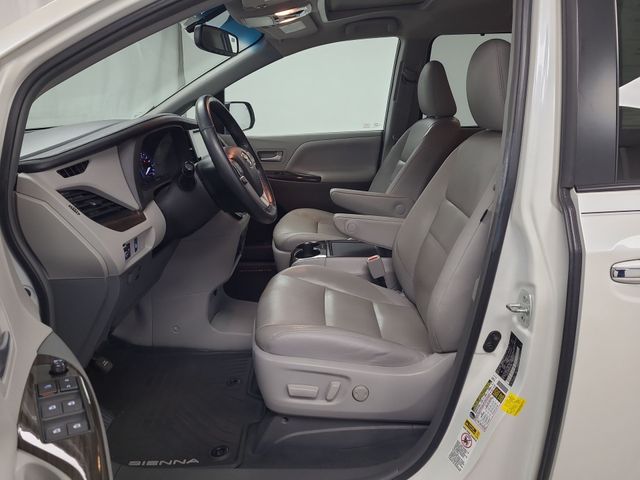 2015 – Toyota – Sienna