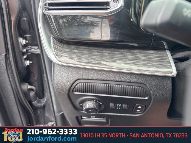 Used Car 2022 Jeep Wagoneer  Series Iii For Sale Under $50,000 In San Antonio, Texas