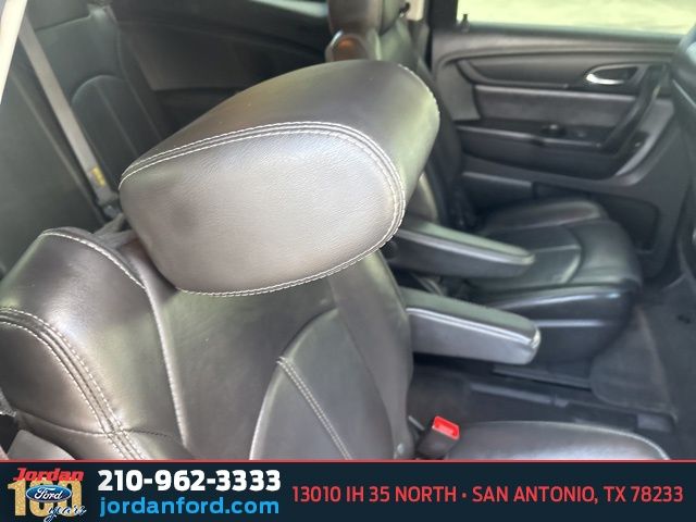 Used Car 2015 Chevrolet Traverse  2lt For Sale Under $10,000 In San Antonio, Texas