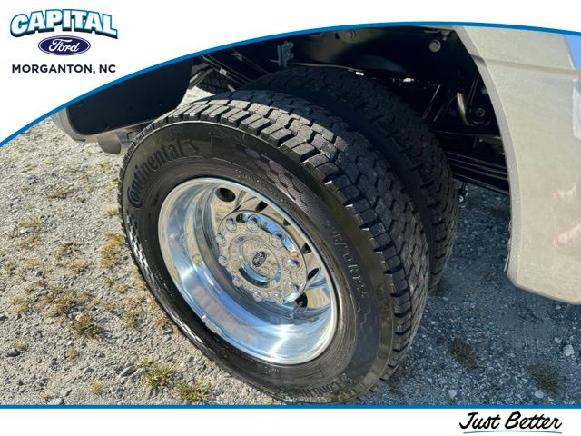 New 2027 Silver Ford XLT image 11