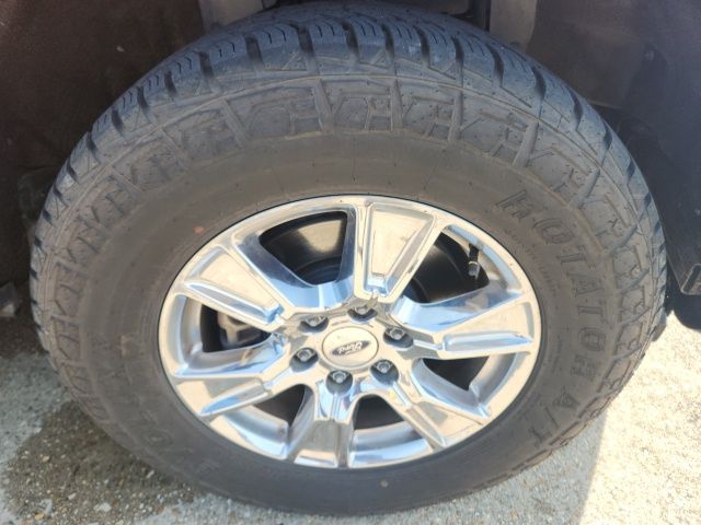 Used 2016 Red Ford XLT image 9