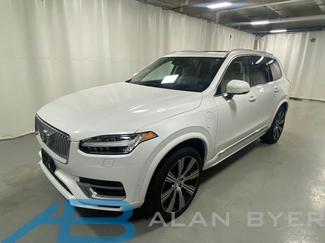  2024 Volvo XC90 Recharge T8 Ultimate Bright Theme 7-Passenger eAWD   