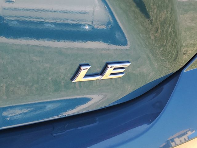 Used 2025  Toyota LE image 33
