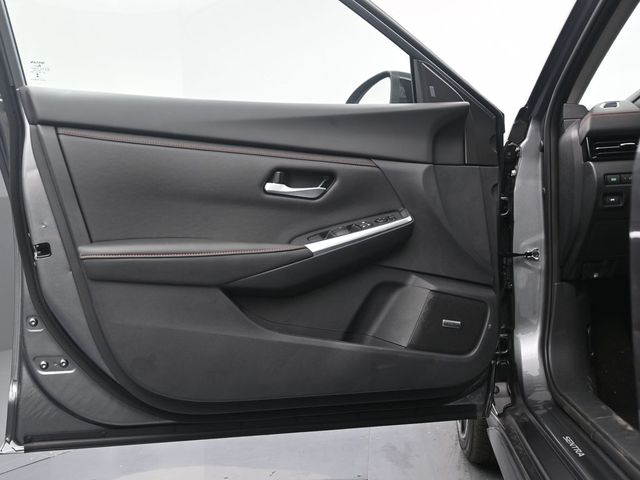 2025 Nissan Sentra SR - Photo 9