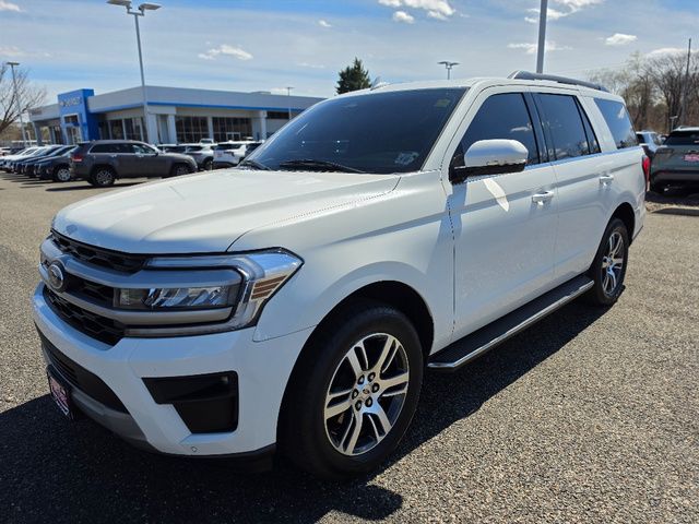 Star White Metallic Tri-Coat 2022 Ford Expedition XLT 4WD SUV / Crossover Four-Wheel Drive Automatic
