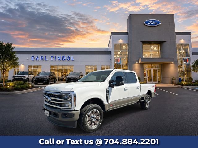 Star White Metallic Tri-Coat 2026 Ford F-250 Super Duty Pickup Truck Four-Wheel Drive Automatic