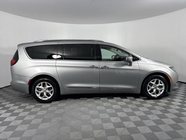 Used 2017 Chrysler Pacifica For Sale in Indianapolis, IN