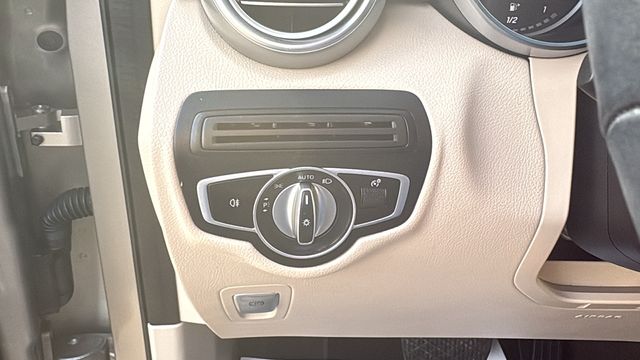 2022 Mercedes-Benz GLC GLC300 - Photo 18