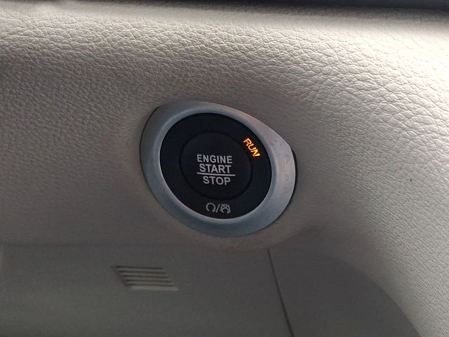 used 2021 Chrysler Pacifica car, priced at $23,498