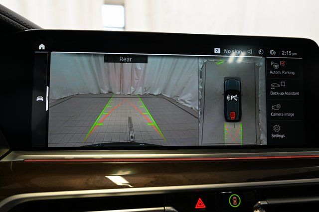 Used 2022 Black BMW xDrive40i image 7