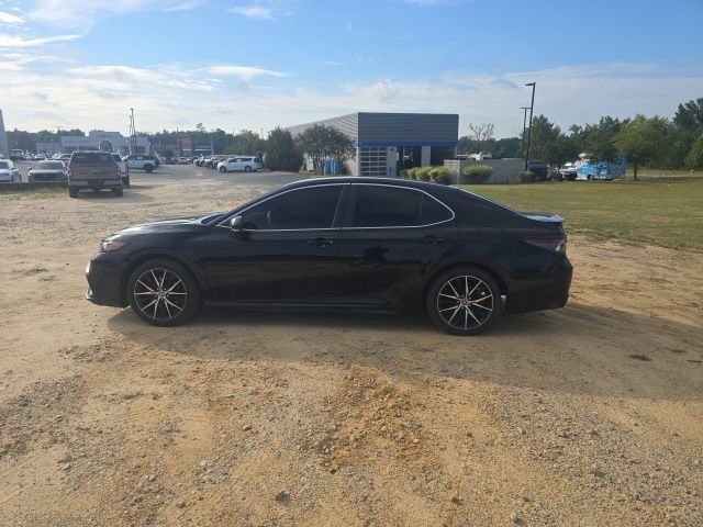 Used 2022 Midnight Black Metallic Toyota SE image 10