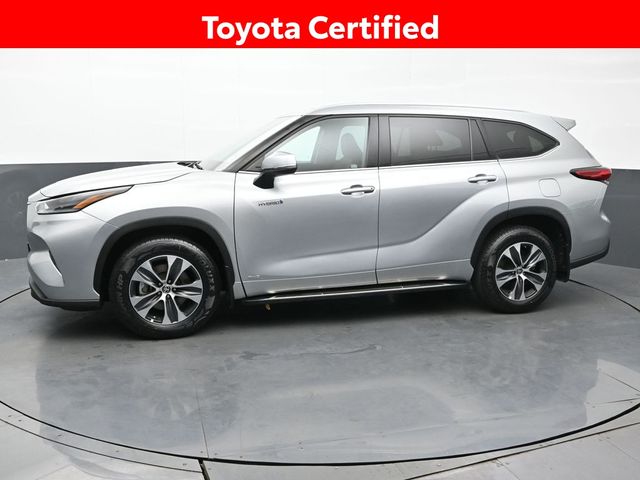 2021 Toyota Highlander Hybrid XLE 2