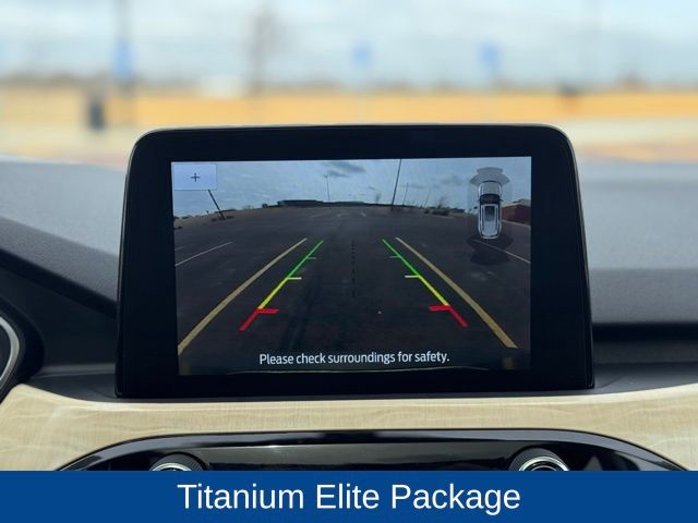 2022 Ford Escape Titanium