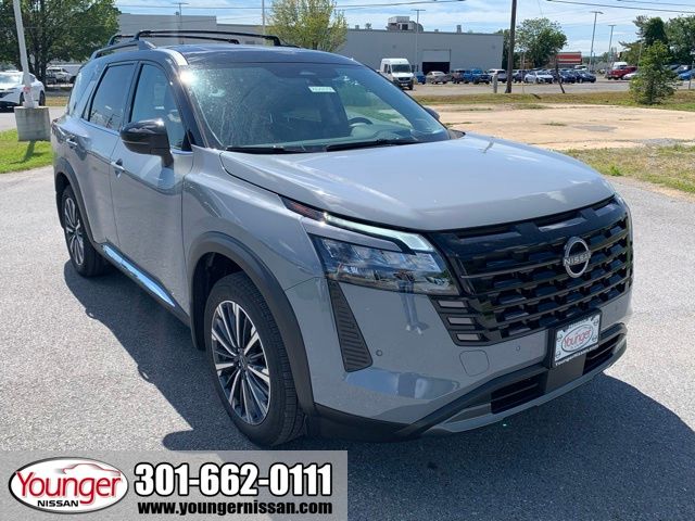Boulder Gray/Super Black 2026 Nissan Pathfinder SUV / Crossover All-Wheel Drive 9-Speed Automatic