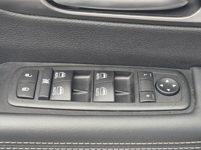 Used 2026 Chrysler Pacifica Van