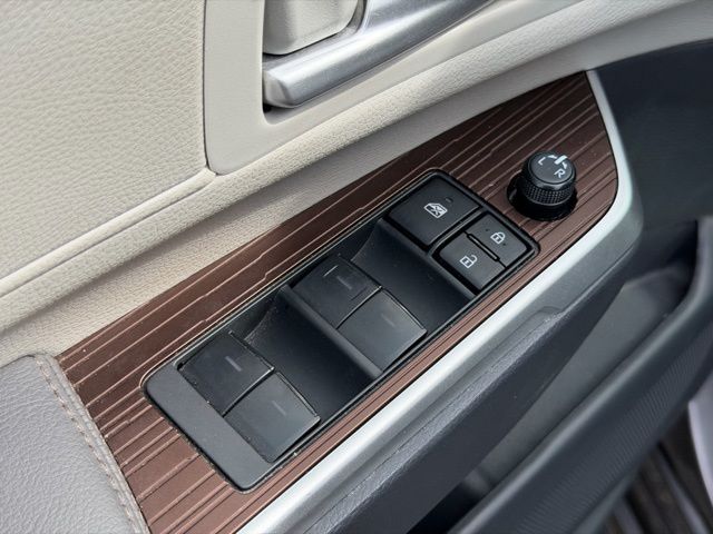 2024 Toyota Sienna XLE - Photo 26