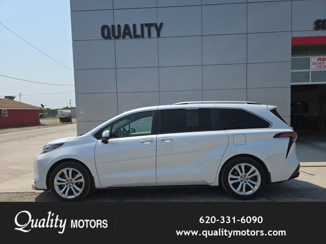 2023 Toyota Sienna Platinum 7-Passenger FWD