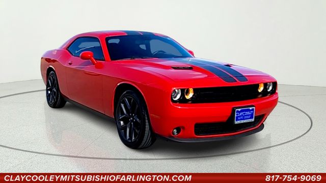 2019 Dodge Challenger SXT Auto's photo
