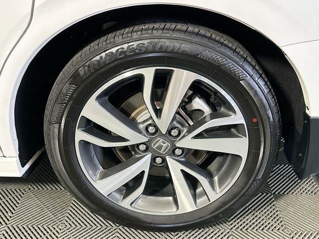 2023 Honda Odyssey Touring photo