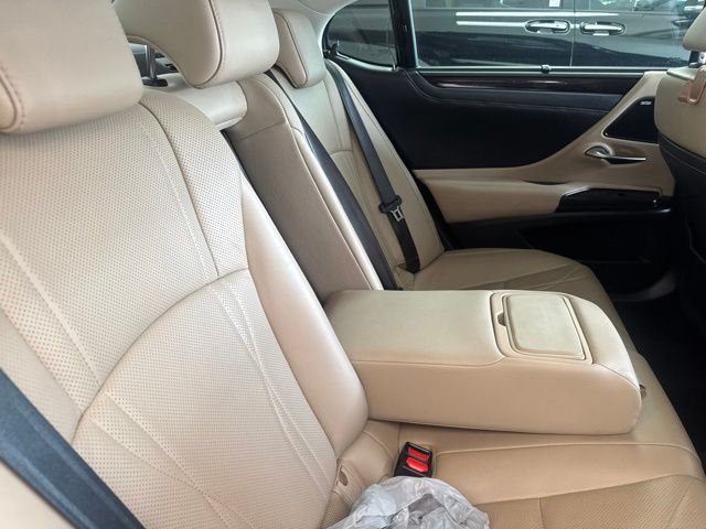 Used 2020 Lexus ES Sedan