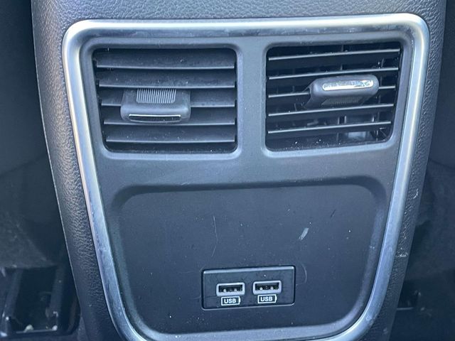 Used 2022 Silver Dodge SXT image 11